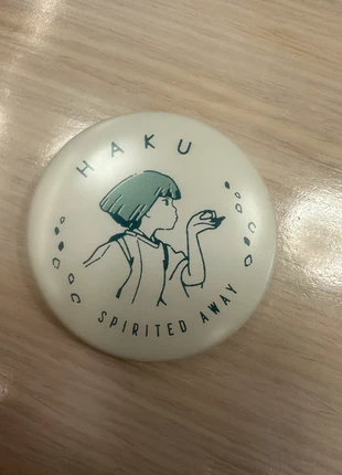 Badge officiel Aku - Le voyage de Chihiro, marque: Studio Ghibli, état: Neuf sans étiquette, 7,00 €, 8,05 € Protection acheteurs incluse