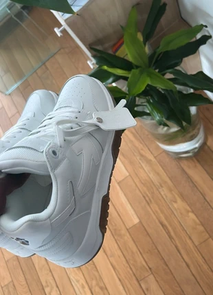 Off White out of office, marca: Off-White, estado: Nuevo sin etiquetas, tamaño: 43, 121,00 €, 127,75 € Protección al comprador incluida