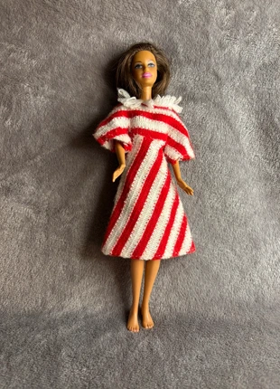 Poupée Barbie brune robe à rayures, brand: Mattel, condition: Good, size: One size, €6.00, €7.00 includes Buyer Protection