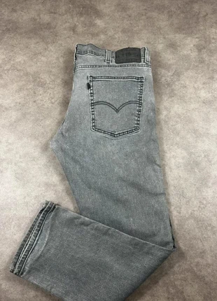 Jean Levi’s gris homme – coupe droite – denim délavé – taille 45, brand: Levi's, condizioni: Ottime, taglia: IT 44 | W35, €25.00, €26.95 include la Protezione acquisti