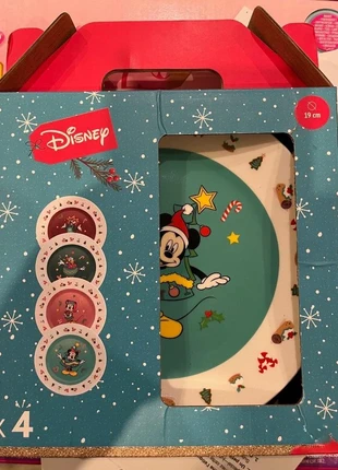 Disney lot de 4 assiettes 19 cms de Noël Mickey Minnie Donald Goofy neuves céramique, brand: Disney, condizioni: Nuovo con cartellino, taglia: 4 anni / 104 cm, €13.99, €15.39 include la Protezione acquisti