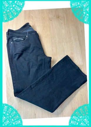 Pantalon Jean Levi's femme 512 BootCut Taille W36 L32, merk: Levi's, staat: Heel goed, maat: Overige, € 10,00, € 11,20 inclusief Kopersbescherming