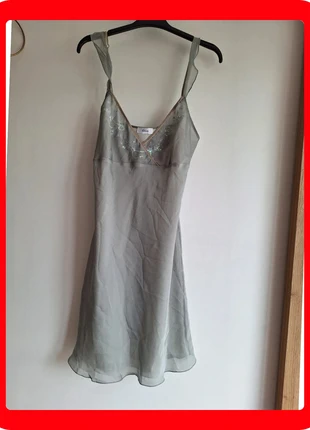 84. Robe légère grise Etam bretelles 40, marque: Etam, état: Très bon état, taille: L / 40 / 12, 10,00 €, 11,20 € Protection acheteurs (Pro) incluse