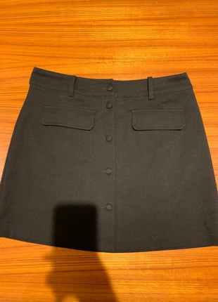 Jupe courte boutonnée noire Monoprix, marque: Monoprix, état: Très bon état, taille: XL / 42 / 14, 10,00 €, 11,20 € Protection acheteurs incluse