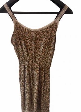 Focus on Brand/Style): NEW Oysho Floral Print Midi Slip Dress w/ Lace Trim (NW, marque: Oysho, état: Neuf sans étiquette, taille: M / 38 / 10, 7,00 €, 8,05 € Protection acheteurs incluse