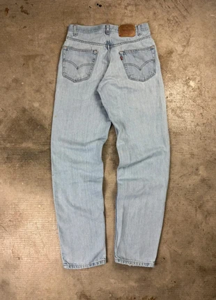 Jean Levi’s oversize baggy coupe large droit vintage, marque: Levi's, état: Bon état, taille: W32 | FR 42, 15,00 €, 16,45 € Protection acheteurs (Pro) incluse