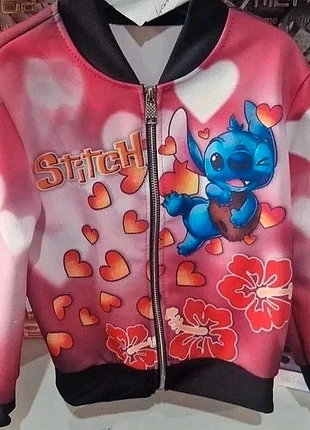 Joli gilet zippé stitch taille 4ans dernier disponible neuf à saisir, brand: Stitch, condizioni: Nuovo senza cartellino, taglia: 4 anni / 104 cm, €18.00, €19.60 include la Protezione acquisti