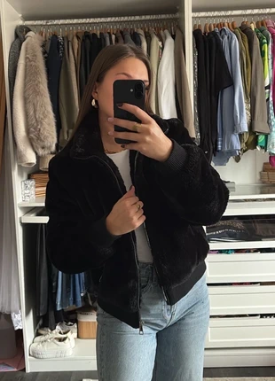 Veste moumoute noir Pull&Bear taille M, marque: Pull & Bear, état: Très bon état, taille: M / 38 / 10, 15,00 €, 16,45 € Protection acheteurs incluse