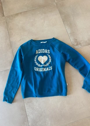 Magnifique Pull Adidas taille 32, marque: adidas, état: Très bon état, taille: XXS / 32 / 4, 10,00 €, 11,20 € Protection acheteurs incluse