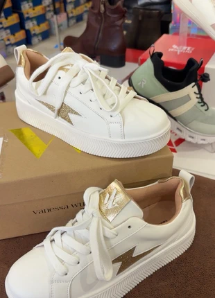 Baskets Vanessa wu modèle tania 35, brand: Vanessa Wu, condition: New with tags, size: 35, €60.00, €63.70 includes Buyer Protection Pro