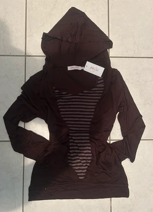 Haut à capuche taille M style Y2K, marke: Atelier Jad, zustand: Neu, mit Etikett, größe: M / 38 / 10, 7,00 €, 8,05 € inklusive Vinted-Käuferschutz