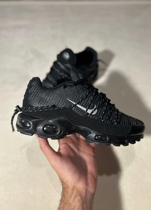 Tn utility black - taille 43, marke: Nike, zustand: Neu, mit Etikett, größe: 43, 85,00 €, 89,95 € inklusive Vinted-Käuferschutz