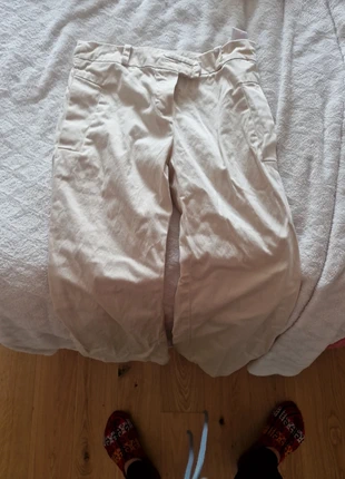 Pantalon chlore beige crème fille, marque: Crème, état: Très bon état, taille: 10 ans / 140 cm, 7,00 €, 8,05 € Protection acheteurs incluse