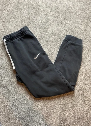 Nike Jogging Pantalon Survetement Club Noir Slim Molleton Chaud Hiver Cheville Resserrée - taille S, marque: Nike, état: Satisfaisant, taille: S, 8,00 €, 9,10 € Protection acheteurs incluse