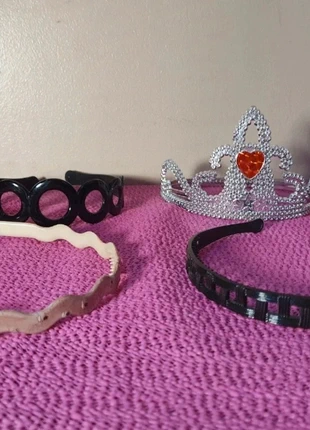 Lot de 3 serre-tête et 1 couronne, état: Très bon état, 2,00 €, 2,80 € Protection acheteurs incluse