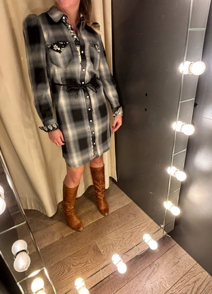 Robe chemise La Petite Française à carreaux neuve avec étiquette taille 34, brand: La Petite Française, condizioni: Nuovo con cartellino, taglia: XS / IT 38 / EU 34, €65.00, €68.95 include la Protezione acquisti Pro