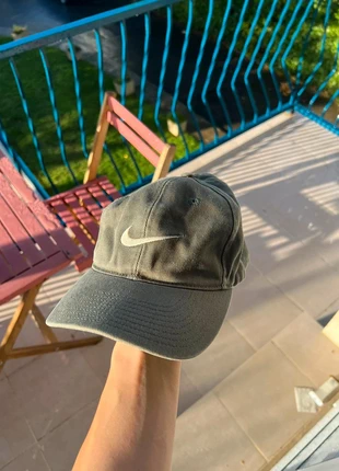 Casquette Nike Vintage Kaki, marke: Nike, zustand: Sehr gut, größe: Einheitsgröße, 10,00 €, 11,20 € inklusive Vinted-Käuferschutz