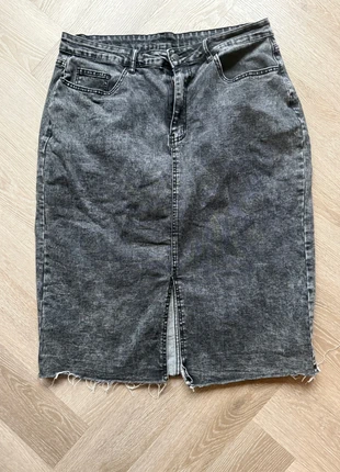 Spijkerrok zwart/grijs, merk: Shein Curve, staat: Heel goed, maat: XL / 42 / 14, € 3,75, € 4,64 inclusief Kopersbescherming