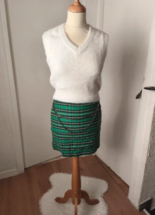 Mini jupe zara à carreaux verts – Détail chaînes, taille S, merk: Zara, staat: Heel goed, maat: S / 36 / 8, € 8,00, € 9,10 inclusief Kopersbescherming