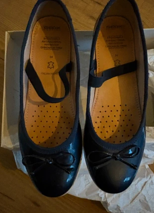 Ballerina’s Geox maat 34 Blauw lak, merk: Geox, staat: Heel goed, maat: 34, € 10,00, € 11,20 inclusief Kopersbescherming