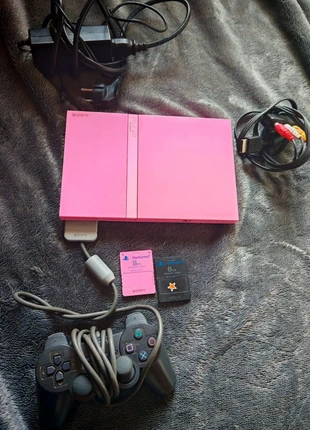 PlayStation 2 Slim Rose complète avec manette, marke: PlayStation, zustand: Sehr gut, 85,00 €, 89,95 € inklusive Vinted-Käuferschutz