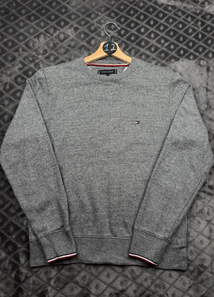 Pull Gris Tommy Hilfiger, marque: Tommy Hilfiger, état: Neuf sans étiquette, taille: S, 30,00 €, 32,20 € Protection acheteurs incluse