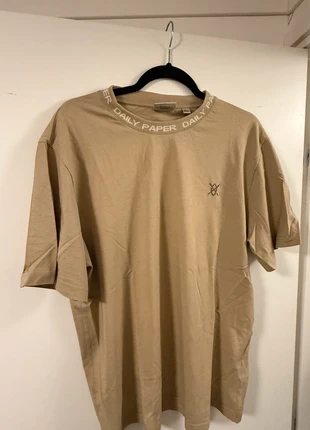 daily paper beige shirt, merk: Daily paper, staat: Nieuw zonder prijskaartje, maat: L, € 6,00, € 7,00 inclusief Kopersbescherming