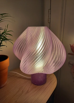 Lampe design spirale violette translucide - Création sculptural haut de gamme, marca: Filamentora, estado: Novo com etiquetas, €37.80, €40.39 inclui Proteção do Comprador Pro