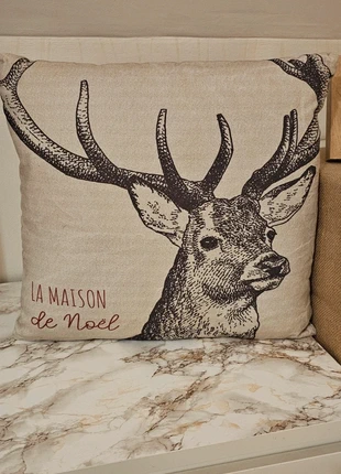 Coussin cerf "La maison de Noël", marque: Centrakor, état: Très bon état, taille: Autre, 9,00 €, 10,15 € Protection acheteurs incluse
