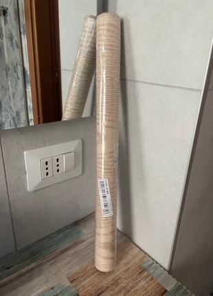 Rotolo adesivo effetto legno 45x300 cm, condizioni: Nuovo con cartellino, €7.00, €8.05 include la Protezione acquisti
