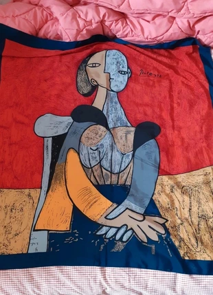 Très beau foulard carré en soie vintage Picasso, brand: Vintage, condition: Very good, €15.00, €16.45 includes Buyer Protection Pro