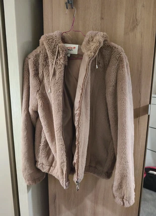 Veste fausse fourrure, marque: Don't Call Me Jennyfer, état: Très bon état, taille: L / 40 / 12, 6,00 €, 7,00 € Protection acheteurs incluse