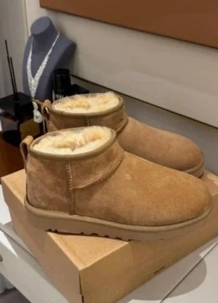 Buty Ugg mini rozmiar 39, marke: UGG, zustand: Sehr gut, größe: 39, 55,00 €, 58,45 € inklusive Vinted-Käuferschutz