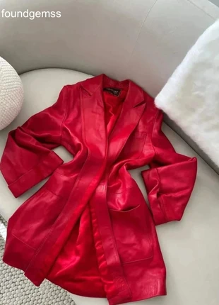 Veste vintage en cuir rouge Brando Paris – rétro années 80 statement piece, marque: Brando, état: Très bon état, taille: Taille unique, 55,00 €, 58,45 € Protection acheteurs incluse