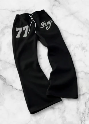 Pantalon de survêtement noir brodé “77 NY” taille M style streetwear vintage Y2K, marque: y2k, état: Très bon état, taille: M, 40,00 €, 42,70 € Protection acheteurs (Pro) incluse