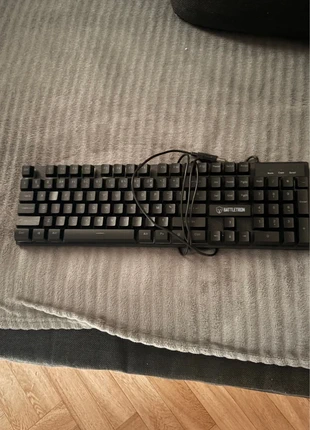 Clavier pour gaming, marque: Battletron, état: Très bon état, 3,99 €, 4,89 € Protection acheteurs incluse