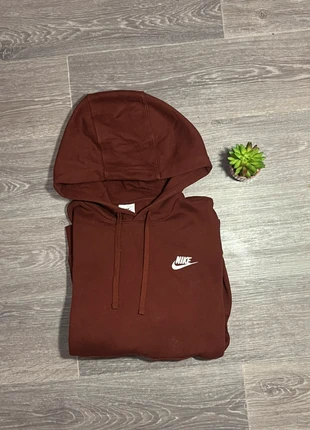 Sweat à capuche rouge bordeaux 🪭, marque: Nike, état: Très bon état, taille: XS / 34 / 6, 16,50 €, 18,03 € Protection acheteurs incluse