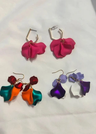 Pack 3 pendientes de acero con flores💗, brand: LOOK, condizioni: Nuovo con cartellino, €16.00, €17.50 include la Protezione acquisti