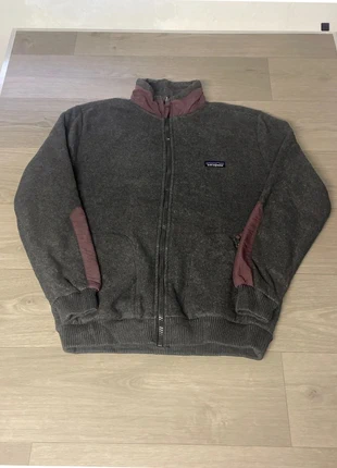 veste polaire full zip patagonia gris taille L Très bon état, merk: Patagonia, staat: Heel goed, maat: L, € 35,00, € 37,45 inclusief Kopersbescherming