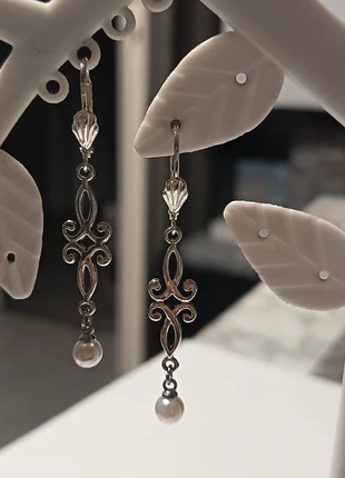 Boucles d'oreilles argentées style vintage perle nacrée blanche., marque: style Vintage, état: Très bon état, 1,80 €, 2,59 € Protection acheteurs incluse