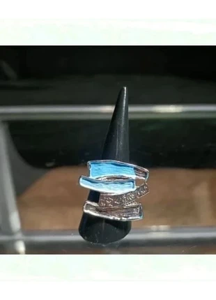 Jolie bague ajustable et sa pochette, état: Neuf sans étiquette, taille: Ajustable, 3,00 €, 3,85 € Protection acheteurs incluse