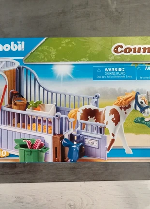 Playmobil box à cheval, marque: Playmobil, état: Très bon état, taille: 4 ans / 104 cm, 10,00 €, 11,20 € Protection acheteurs incluse