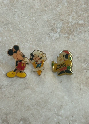 Lot de 3 pin’s Mickey vintage – Noël, glace & classique, brand: Disney, condizioni: Buone, €15.00, €16.45 include la Protezione acquisti