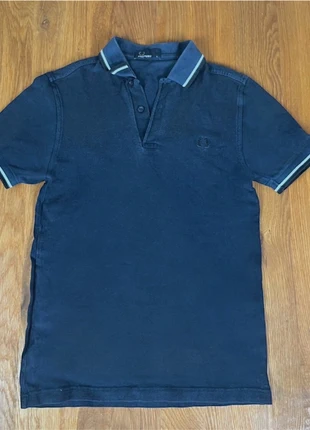 Polo Fred Perry bleu marine taille S logo brodé, brand: Fred Perry, condition: Very good, size: S, €12.00, €13.30 includes Buyer Protection
