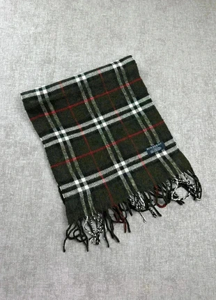 Écharpe Burberry vert, marque: Burberry, état: Très bon état, 45,00 €, 47,95 € Protection acheteurs (Pro) incluse