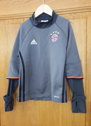 Pull de foot gris FC Bayern Munchen Bayern de Munich Adidas 7-8 ans, brand: FC Bayern Munich, condition: Very good, size: 7 years / 122 cm, €15.00, €16.45 includes Buyer Protection