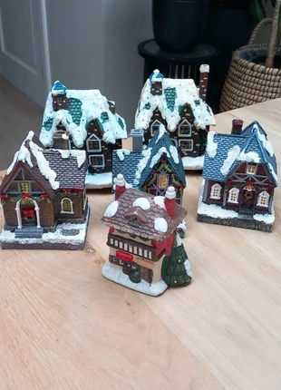 6 kerstdorp huisjes, merk: geen merk, staat: Goed, € 15,00, € 16,45 inclusief Kopersbescherming