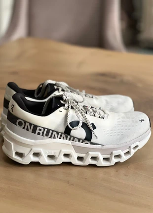 On Cloudmonster 2 - Hardloopschoenen, merk: On Running, staat: Heel goed, maat: 42, € 85,00, € 89,95 inclusief Kopersbescherming
