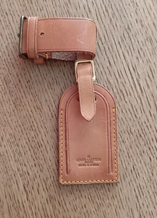 Louis Vuitton étiquette bagage Nametag Authentique, marke: Louis Vuitton, zustand: Sehr gut, 39,00 €, 41,65 € inklusive Vinted-Käuferschutz