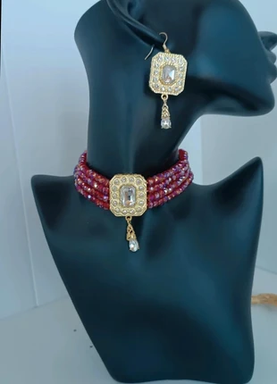 Parure choker caftan – Collier ras-de-cou & boucles d’oreilles dorées et roug, zustand: Sehr gut, 20,00 €, 21,70 € inklusive Vinted-Käuferschutz